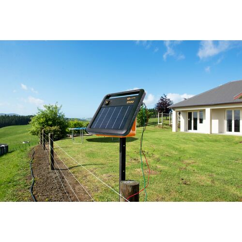 Gallagher Group Limited S100 Solar Fence Energizer